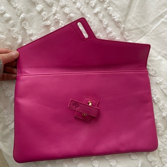 Ela hot pink clutch - Picture 3 of 3